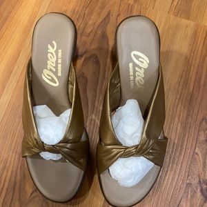 Onex-Bronze size 8 Kitten Heel